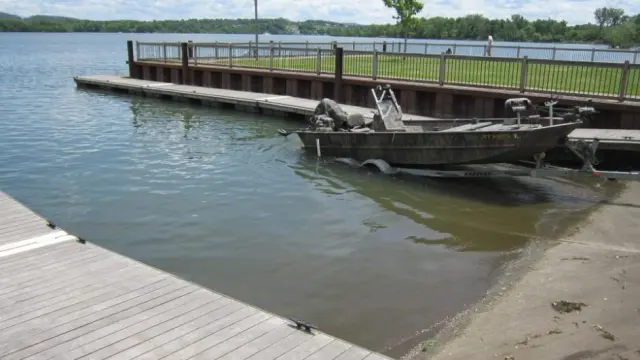 boat launchLC